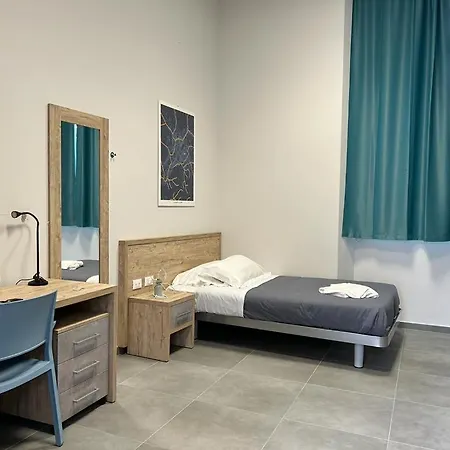 Sh Accademia 3*